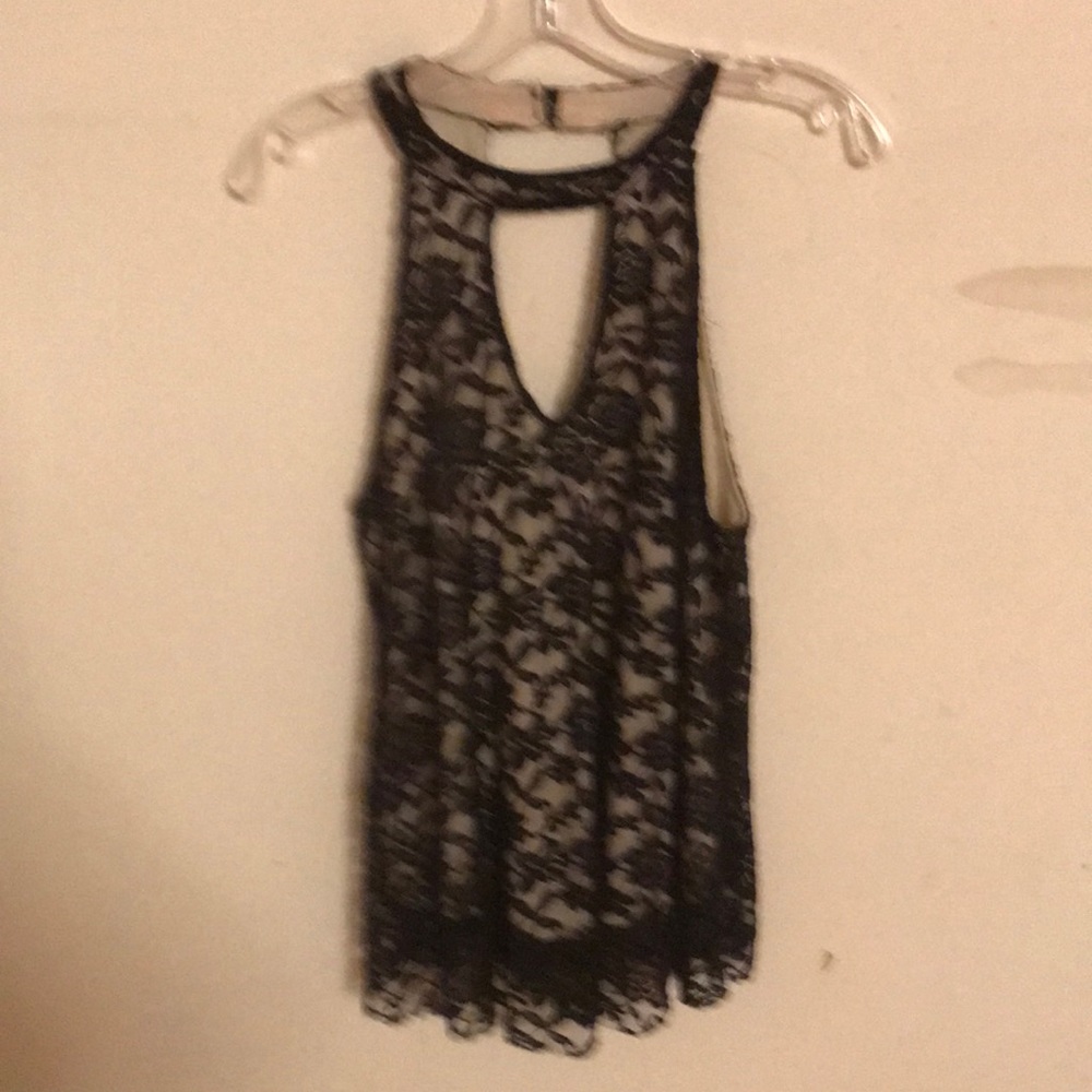 NWT Suzy Shier lady’s top
